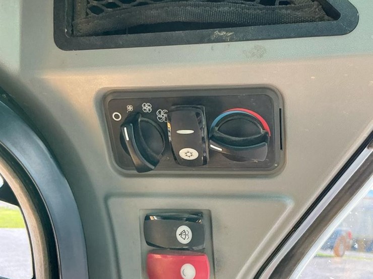2019-caterpillar-289d-image-29