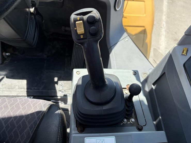 2022-xcmg-xc948u-image-36