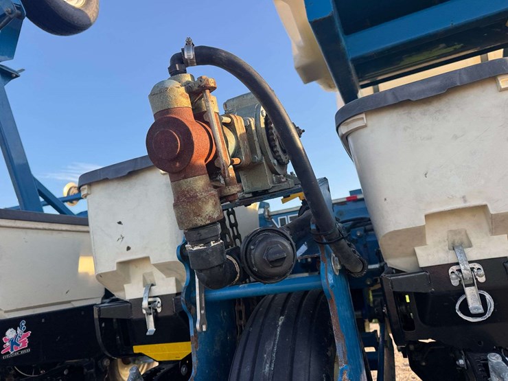 kinze-3800-image-20