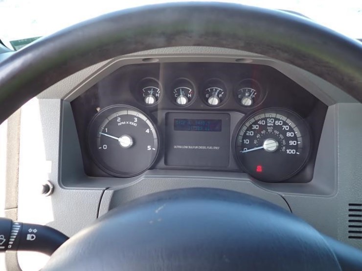 2013-ford-f650-image-15