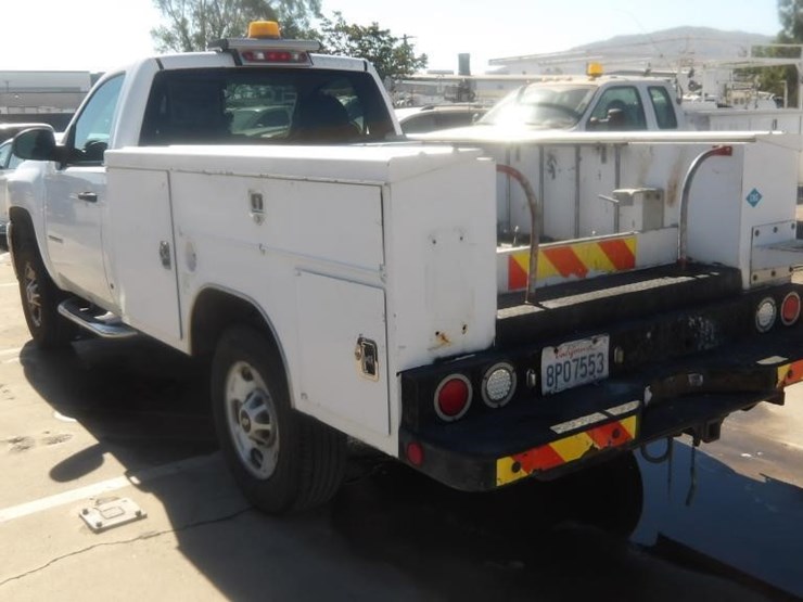2013-chevrolet-silverado-2500-image-4