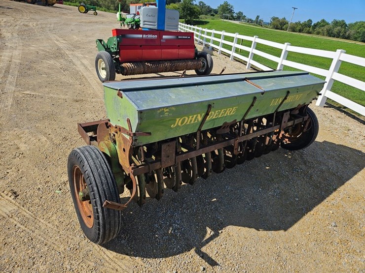 john-deere-8-image-3