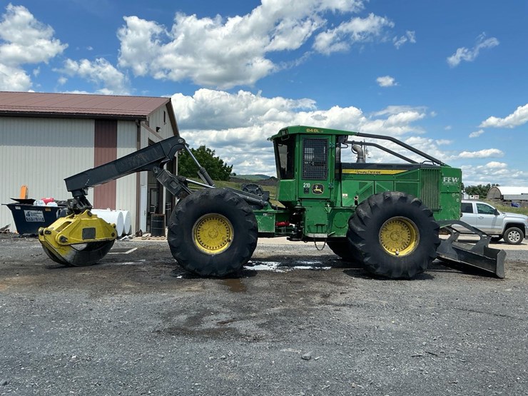 2019-deere-848l-image-17