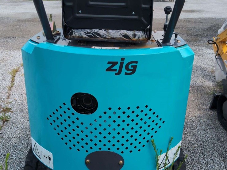 zjg-mini-excavator-zj-12-(blue)---battery-shut-off-switch-damaged-please-review-photos-image-9