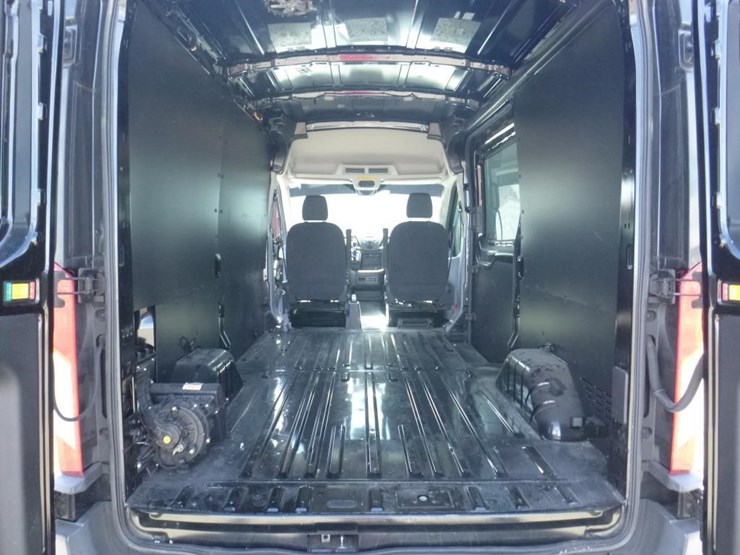 2015-ford-transit-image-8