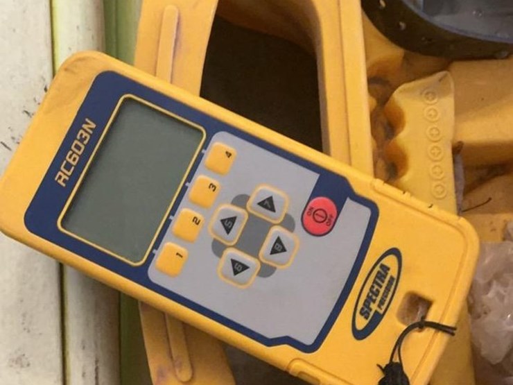 #518-•-trimble-laser-leveling-system-image-15