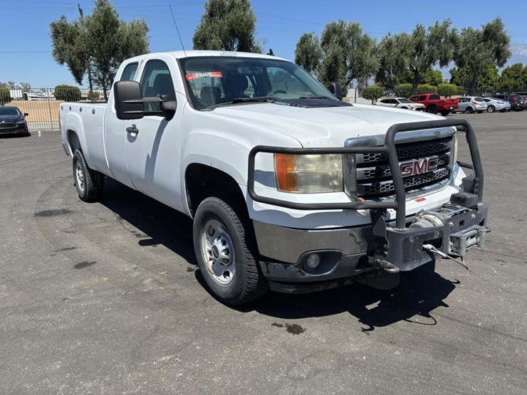 2012-gmc-sierra-2500hd-image-2