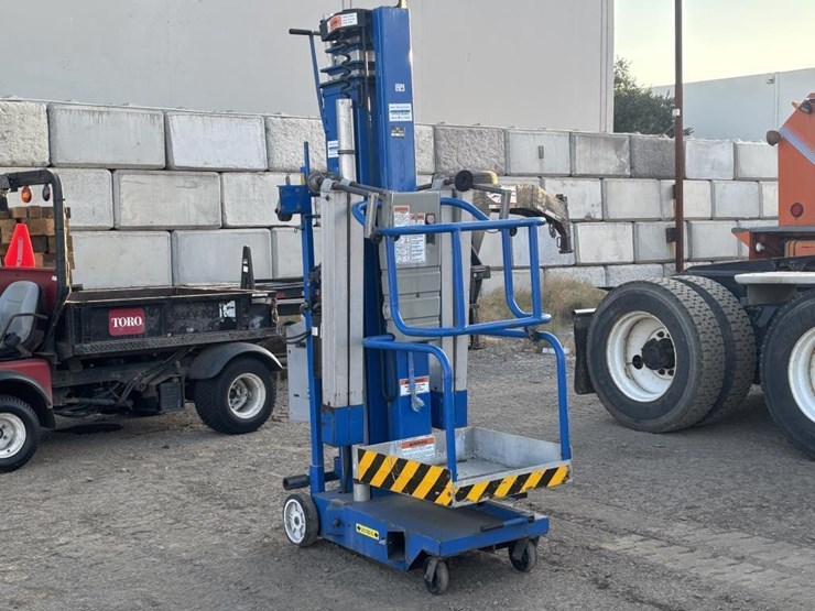 upright-068002-101-man-lift-image-2