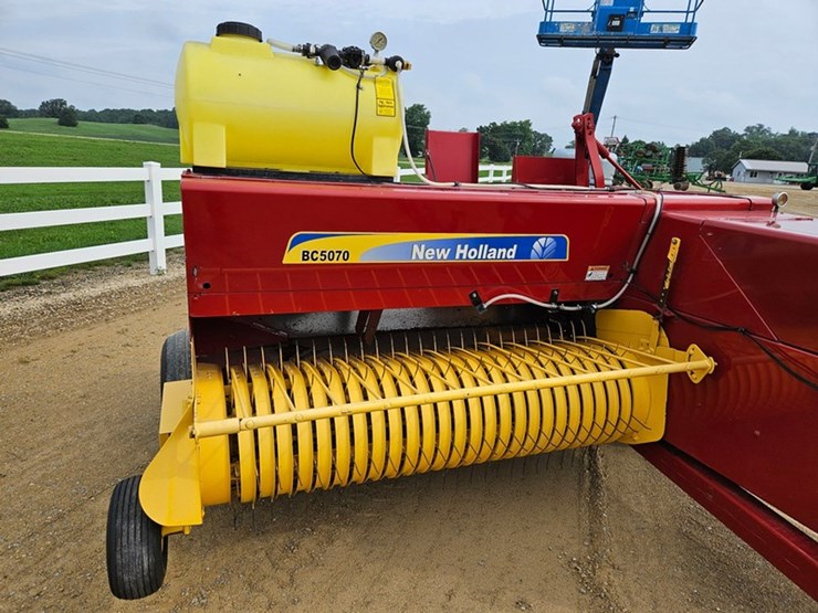 new-holland-bc5070-image-14