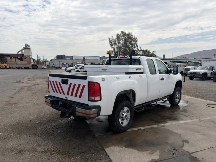 2012-gmc-sierra-2500-image-3