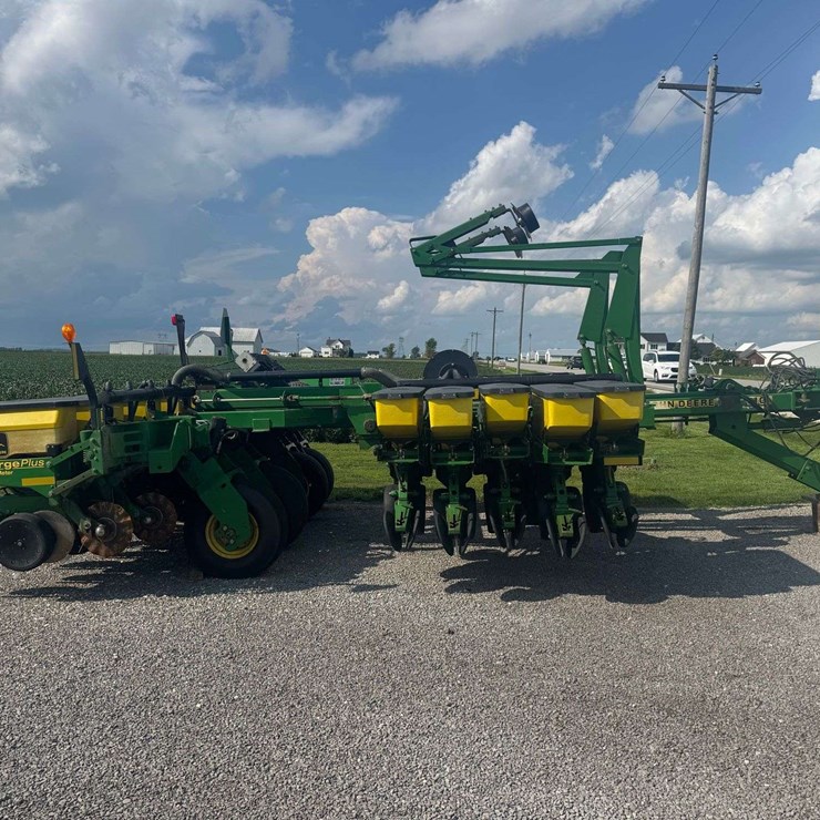 1999 JOHN DEERE 1780