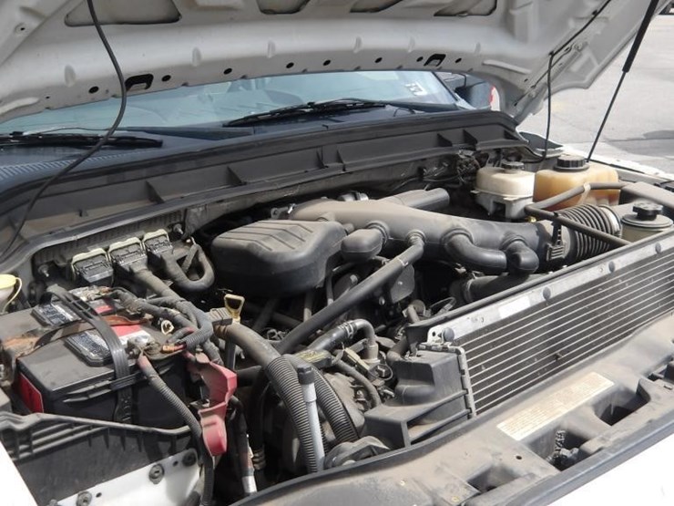 2011-ford-f550-image-9