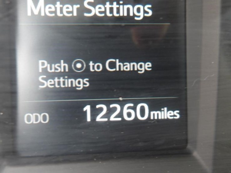2016-toyota-rav4-image-16