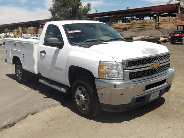 2013-chevrolet-silverado-2500-image-3
