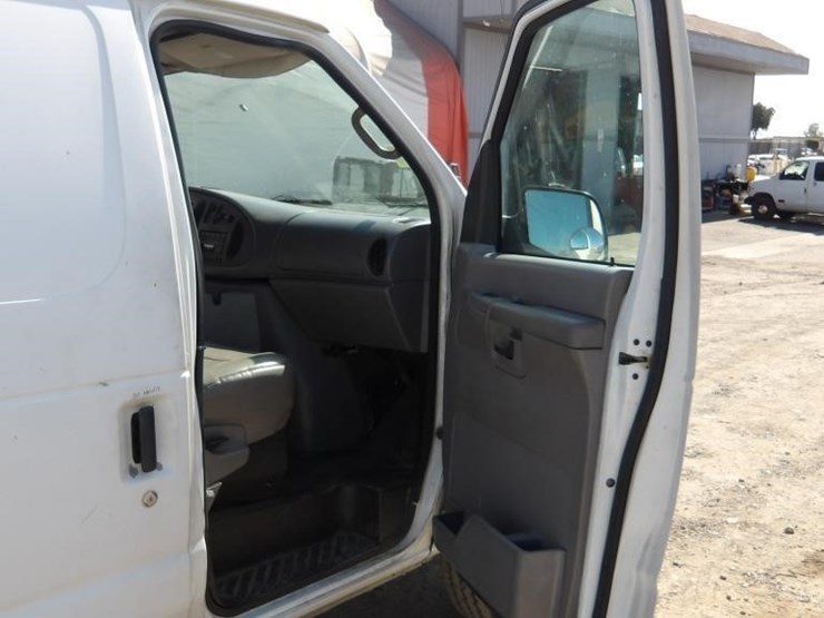 2002-ford-e350-image-11