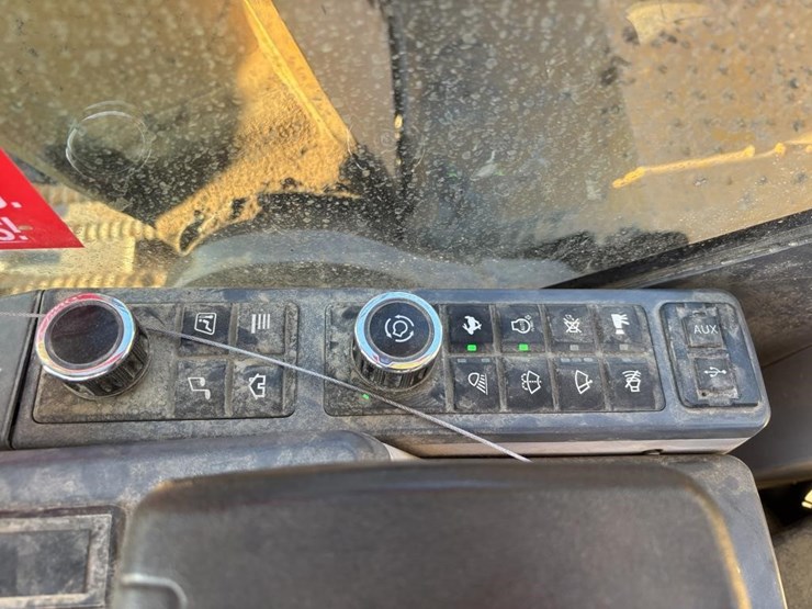 2023-xcmg-xe155ucr-hydraulic-excavator-image-38