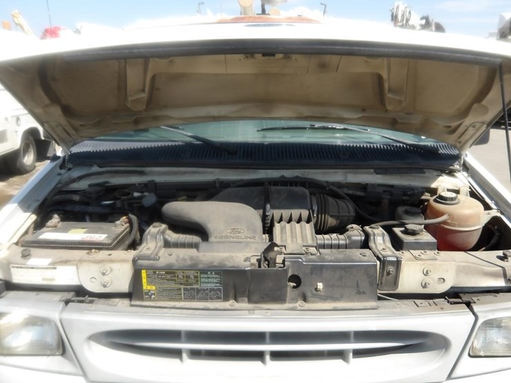 2002-ford-e350-image-9