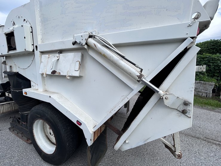 1995-ford-l7000-image-19