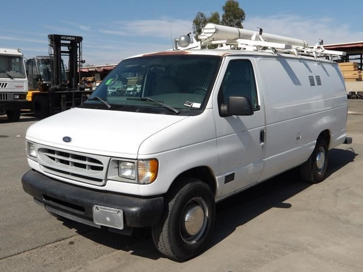 2002-ford-e350-image-1