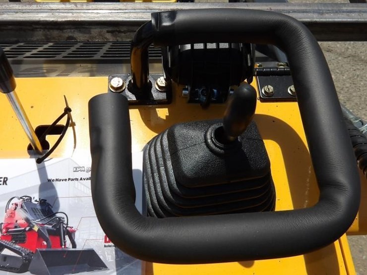 2026-zjz-380-skid-steer-track-loader-image-16