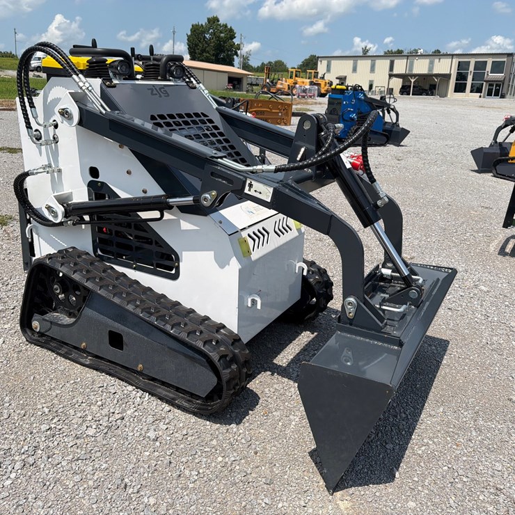 #17 • NEW ZJG ZJ-380 MINI SKID STEER