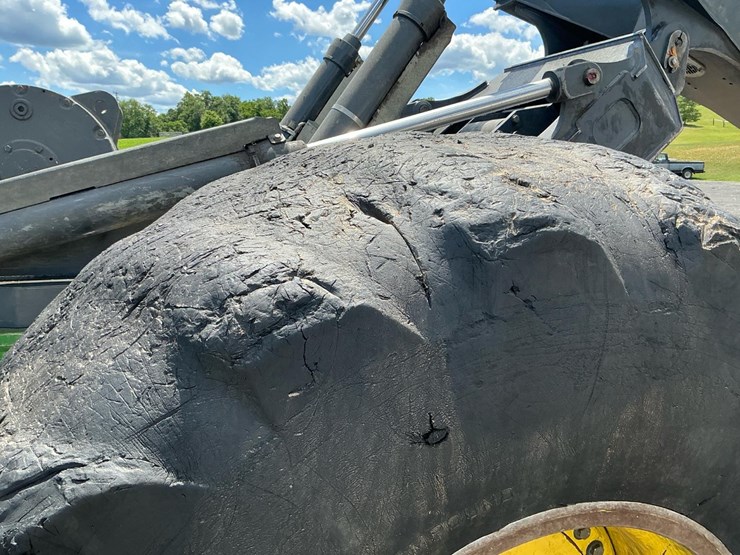 2019-deere-848l-image-72