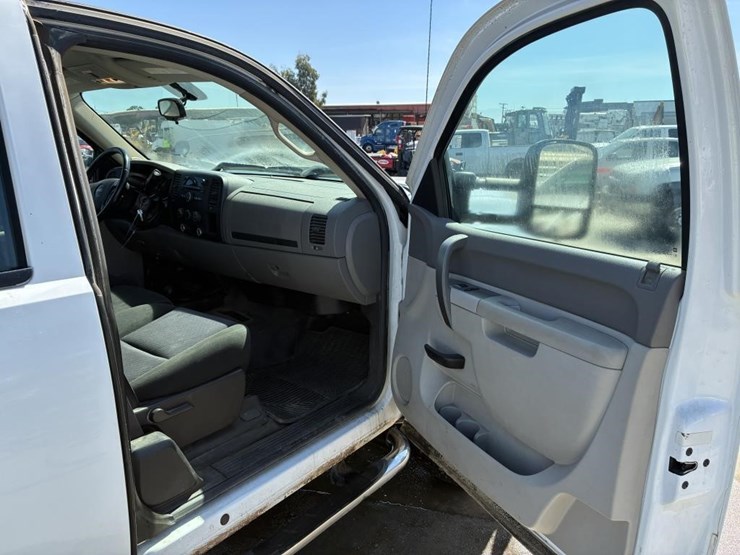2012-gmc-sierra-2500hd-image-11