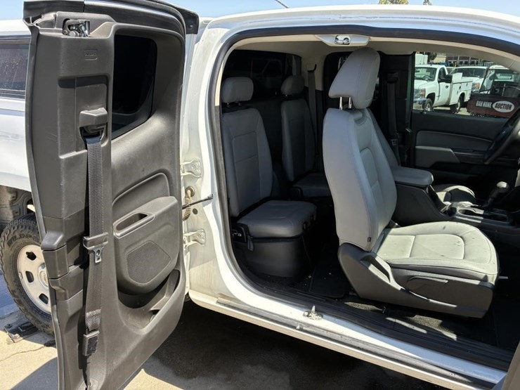 2018-chevrolet-colorado-image-11