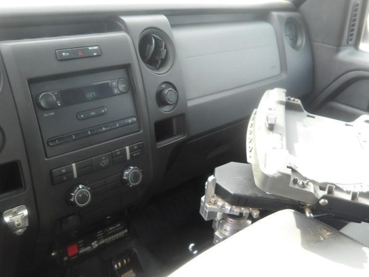 2014-ford-f150-xl-image-17