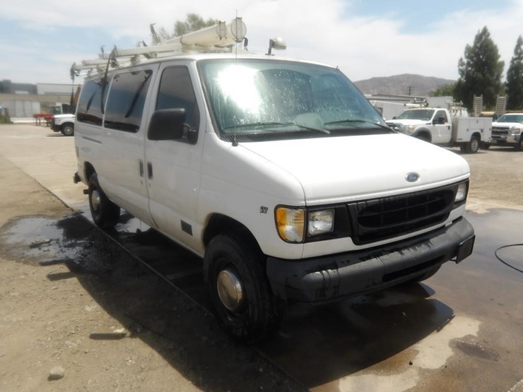1998-ford-econoline-350-image-2