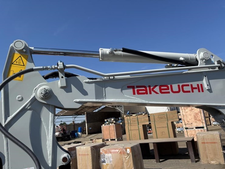 2022-takeuchi-tb235-2-image-19