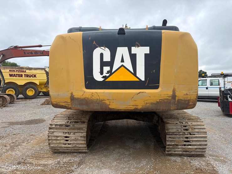 2017-caterpillar-323fl-image-4