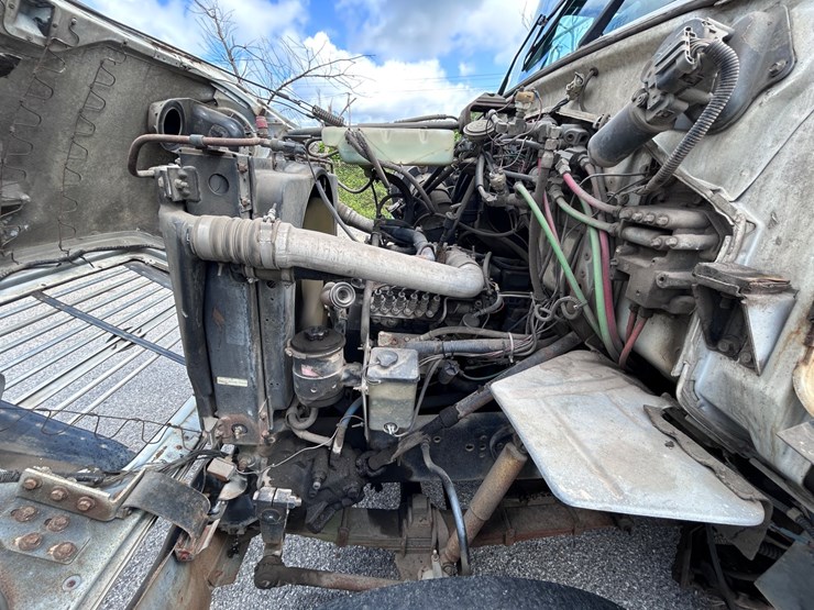 1995-ford-l7000-image-42