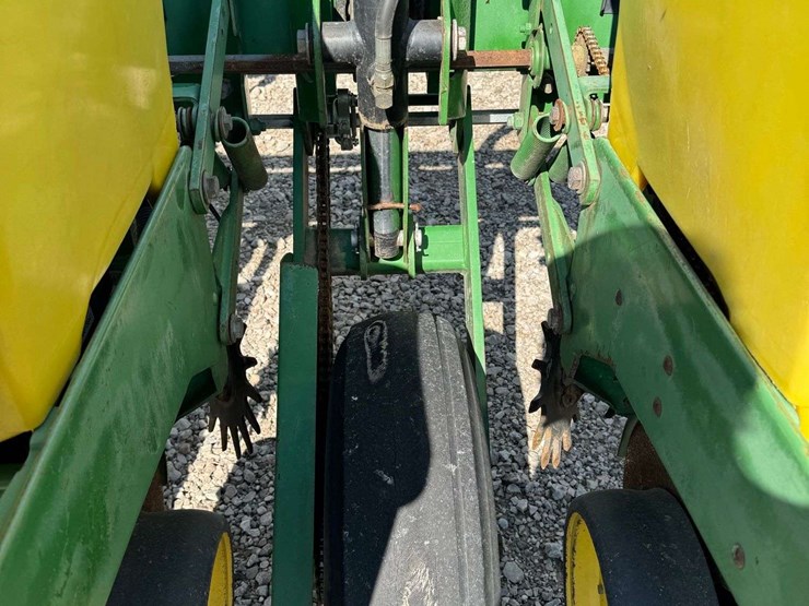 john-deere-7200-image-16