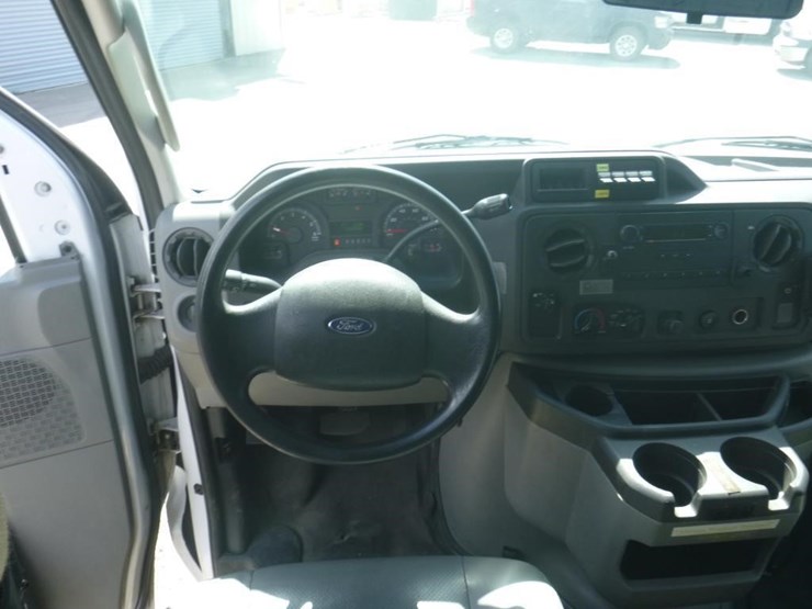 2012-ford-cargo-image-8