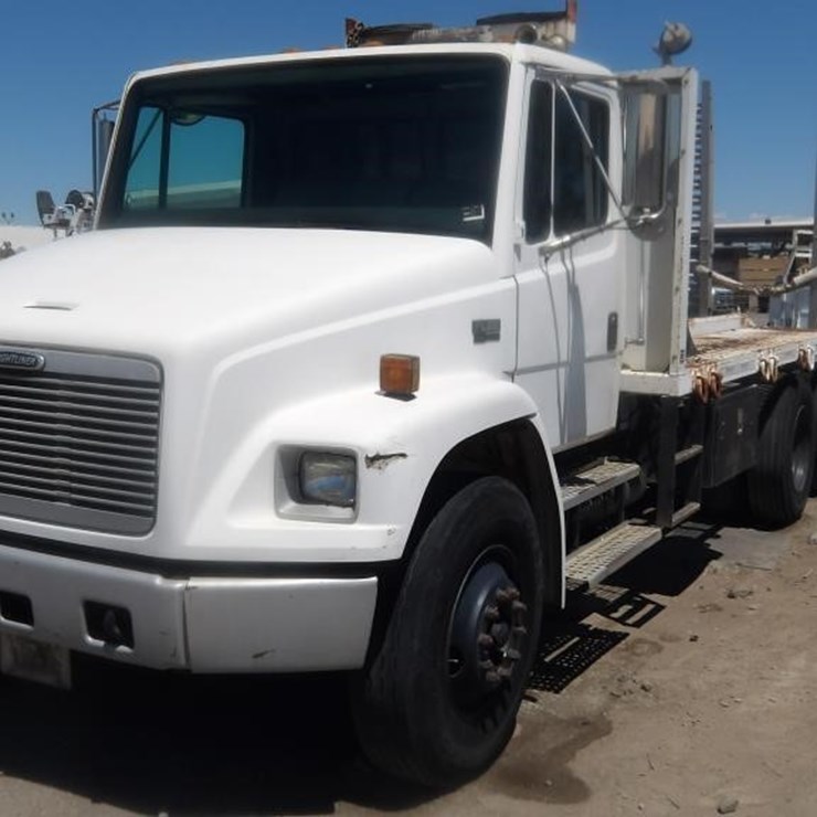 2002 FREIGHTLINER FL80