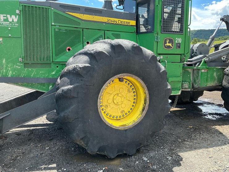 2019-deere-848l-image-69
