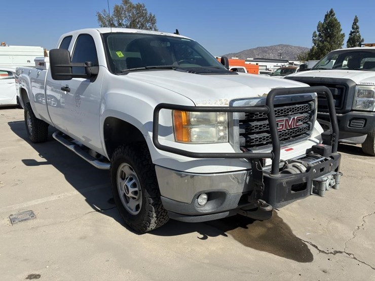 2012-gmc-sierra-2500-image-2