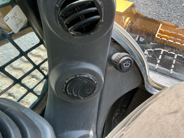 2019-caterpillar-289d-image-34