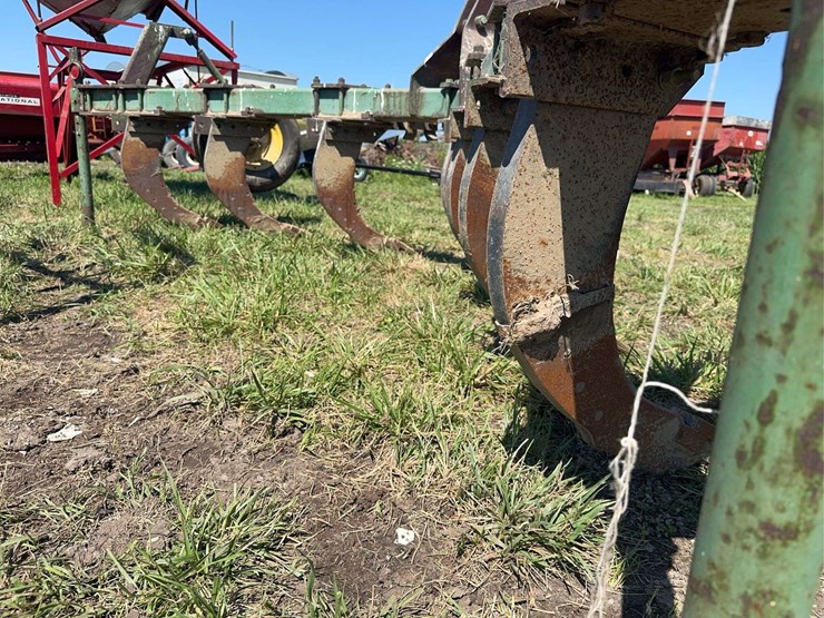john-deere-7-image-12