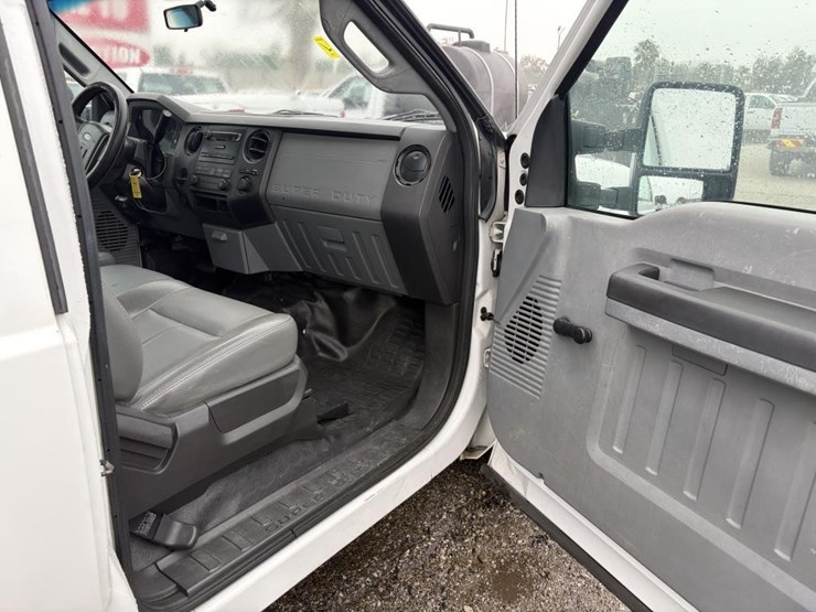 2012-ford-f350-image-9