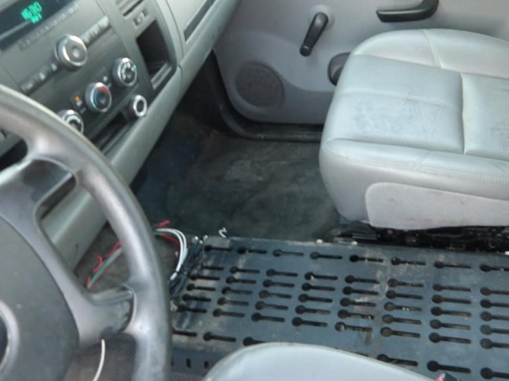2009-chevrolet-silverado-2500-image-18
