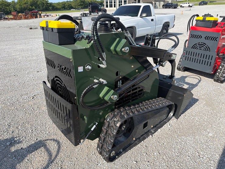 #35-•-new-zjg-zj-380-mini-skid-loader-image-3