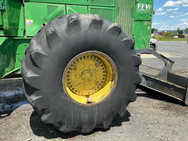 2019-deere-848l-image-67
