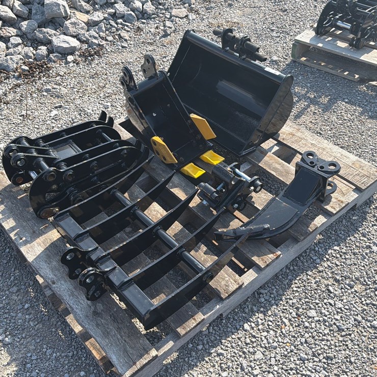 #31 • LOT OF MISC MINI EXCAVATOR ATTACHMENTS