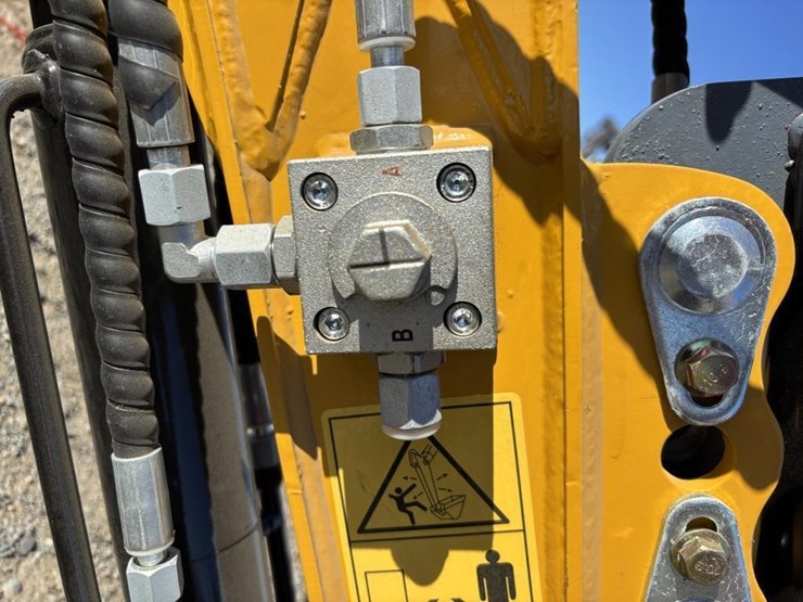 2026-me20-hydraulic-excavator-image-9