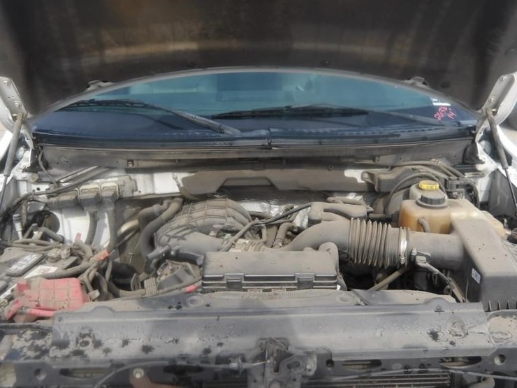 2014-ford-f150-xl-image-8
