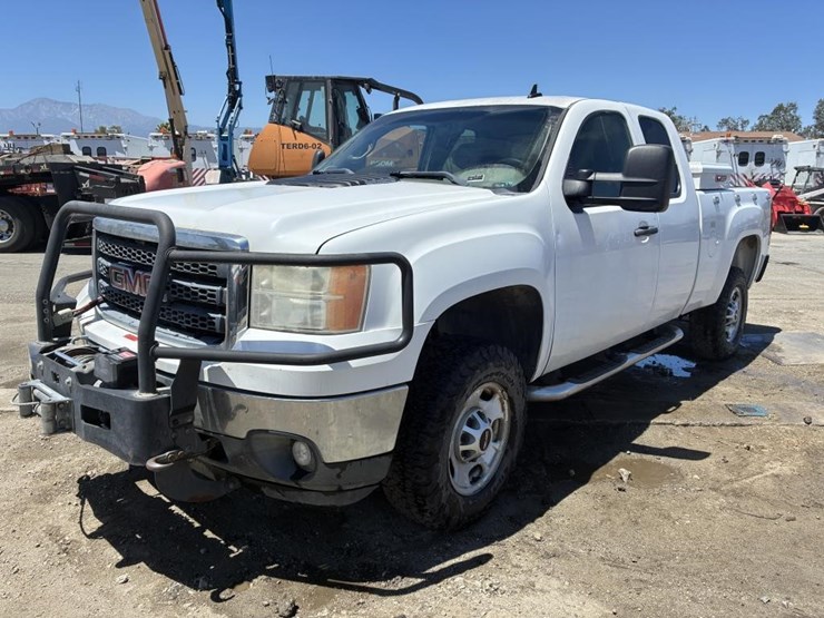2012-gmc-sierra-2500hd-image-1