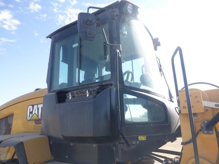 2022-caterpillar-930m-image-31