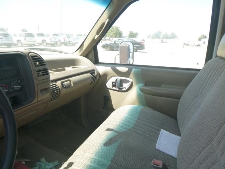 1996-gmc-3500-image-11